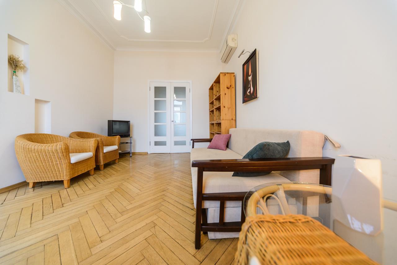 Apartments On Khreschatyk 27 Киев Экстерьер фото