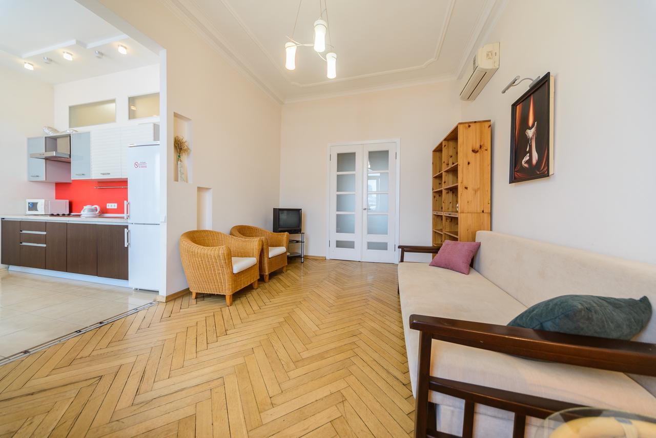 Apartments On Khreschatyk 27 Киев Экстерьер фото